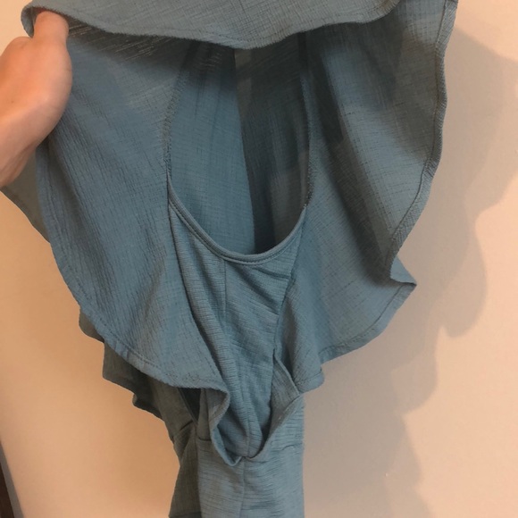 💥 Low V Neck Crop Top 💥 - Picture 4 of 6